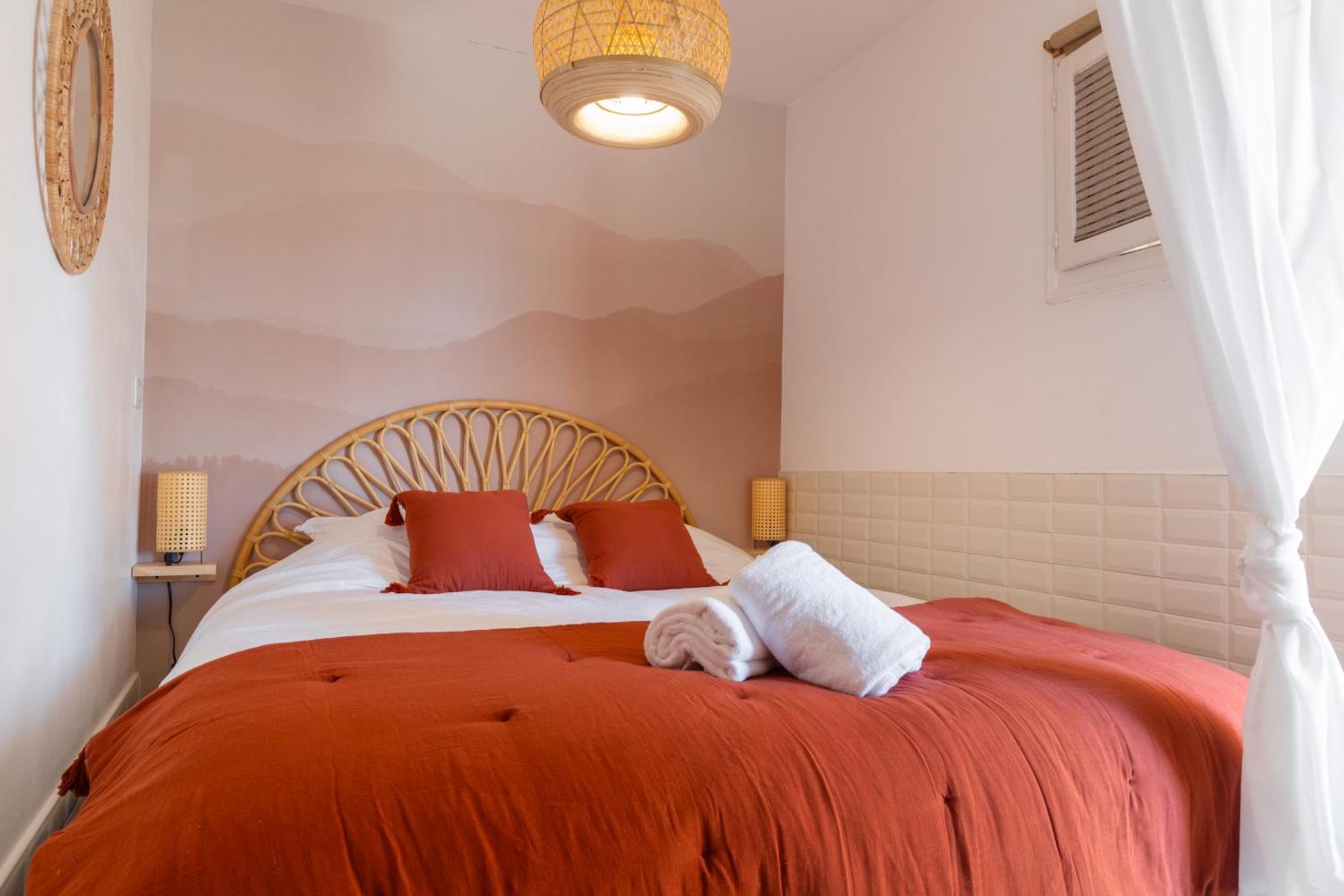 Appart Cosy, Piscine, Clim, Parking Prive - Proche Plage - Arrivee Autonome - Lit Queen Size La Seyne-sur-Mer Luaran gambar
