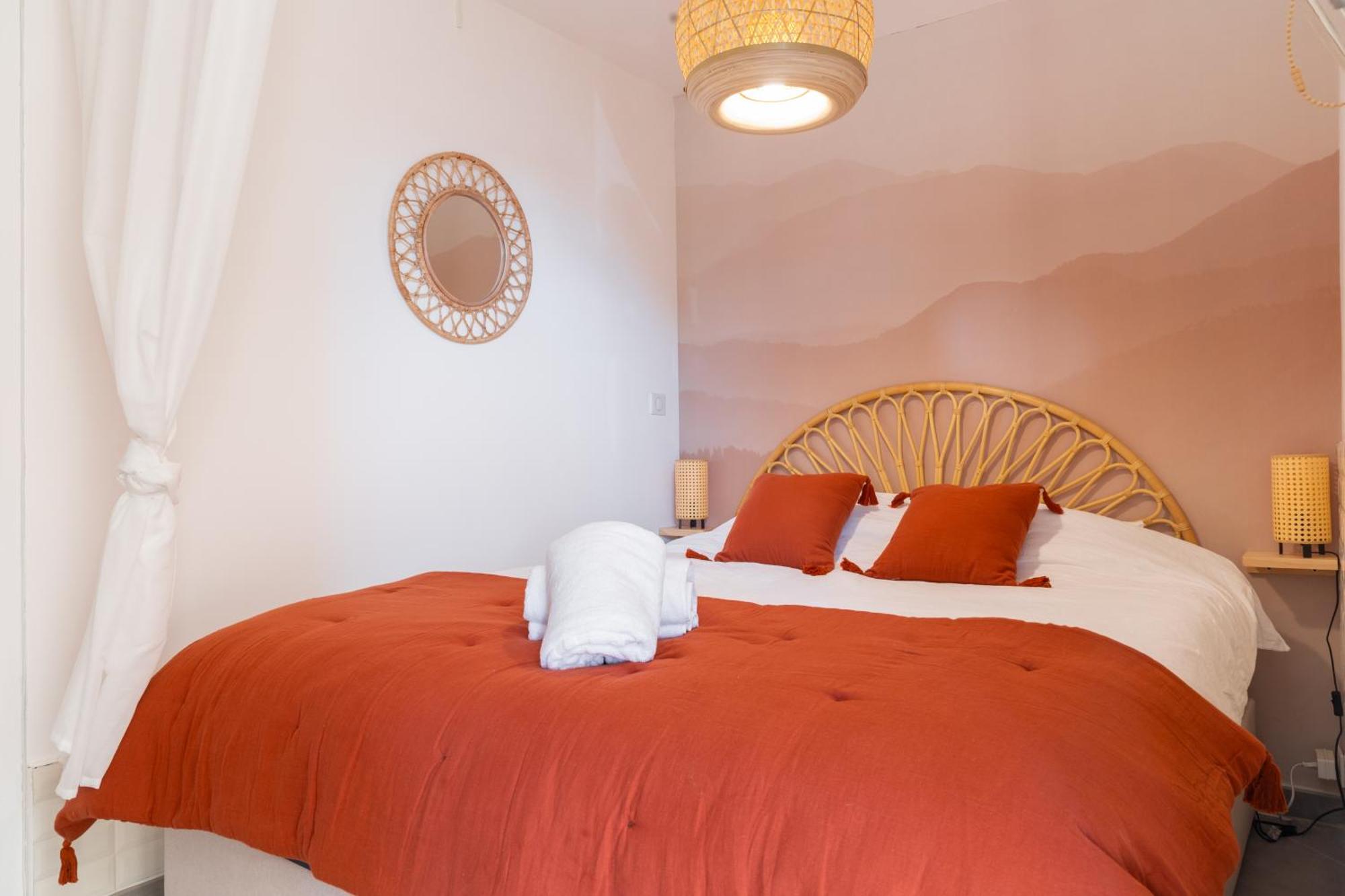 Appart Cosy, Piscine, Clim, Parking Prive - Proche Plage - Arrivee Autonome - Lit Queen Size La Seyne-sur-Mer Luaran gambar
